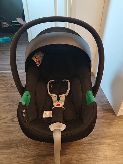 Cybex aton b2