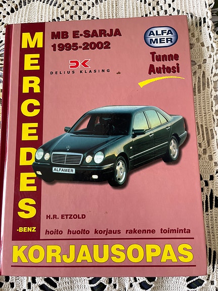 Mercedes-Benz E-sarja 1995–2002 korjausopas suomeksi