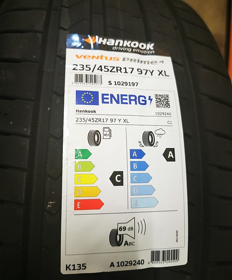 235/45R17 Hankook kesärenkaat
