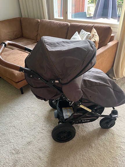 Emmaljunga Scooter, ruskeat rattaat ilmakumirenkailla