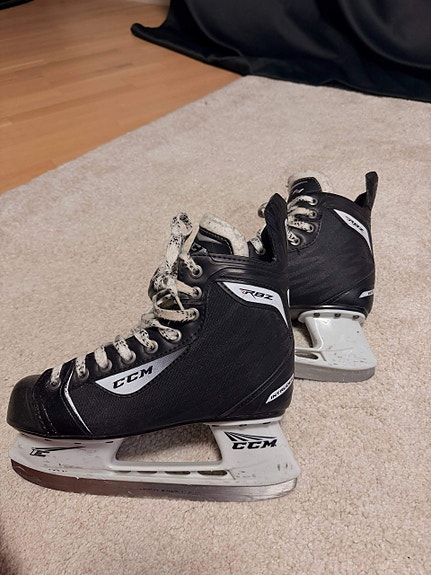 CCM luistimet (jääkiekkoluistimet, hokkarit) koko 39-40 (25cm)