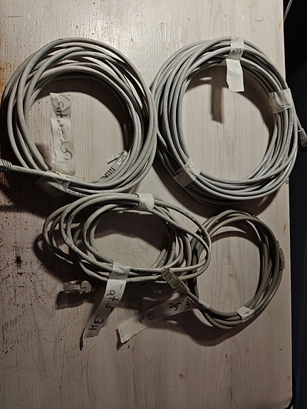 Verkkokaapelit RJ45 liittimillä Cat5e
