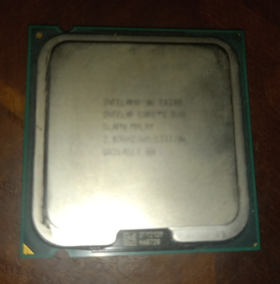 Intel E8300 prosessori