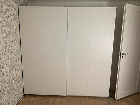 Pax liukuovikaappi