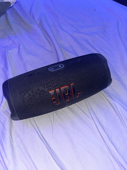 JBL Bluetooth-kaiutin musta