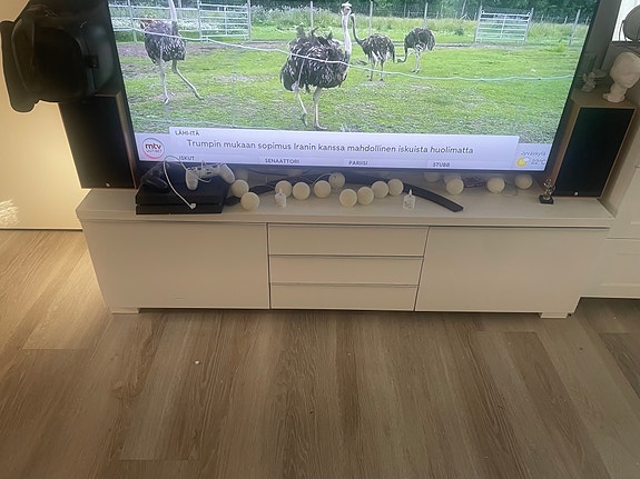 TV-taso valkoinen