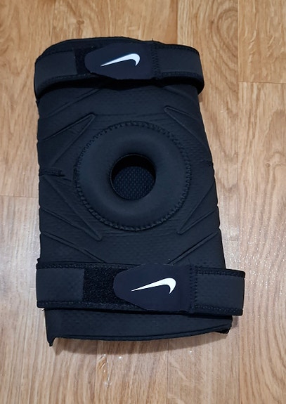 Nike open knee strap