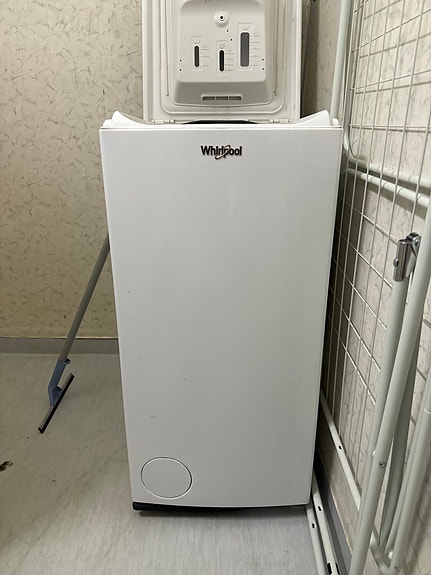Whirlpool päältä täytettävä pesukone 7 kg valkoinen