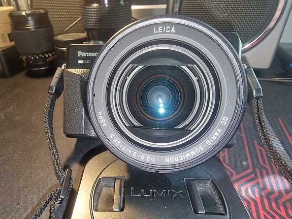 Panasonic Lumix DMC- LC1