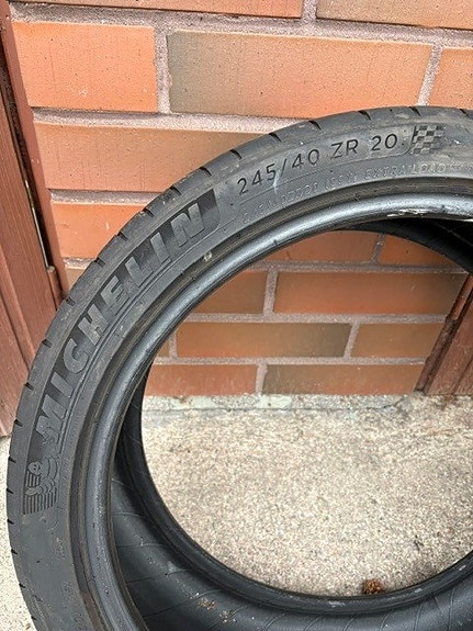 Michelin 245/40 ZR 20 Kesärenkaat