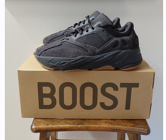 Adidas Yeezy Boost 700 Utility Black