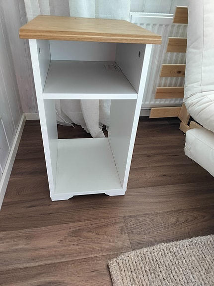 Ikea yöpöytä