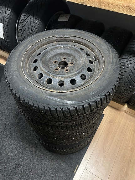 Toyota 16” peltivanteet nastarenkailla