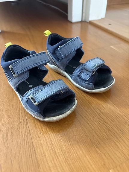 Ecco lasten sandaalit 23