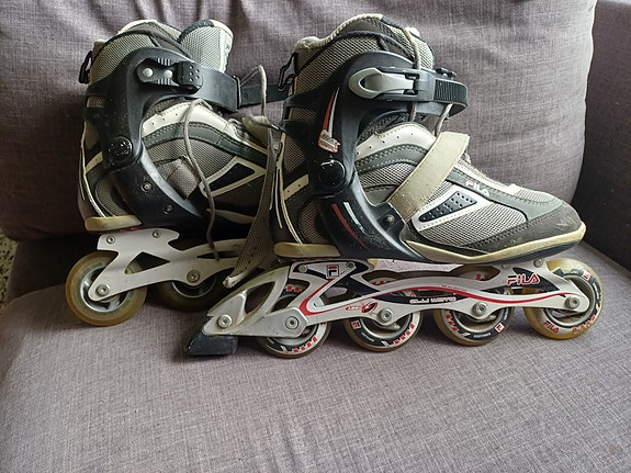 Fila rullaluistimet koko 42 harmaa-musta