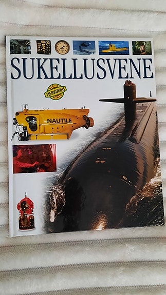 Sukellusvene - tietokirja