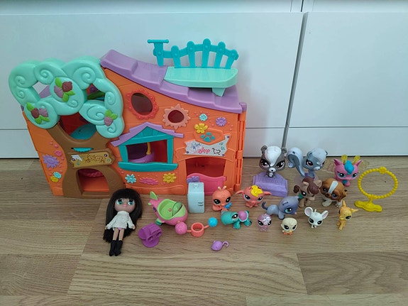 Littlest Pet Shop talo ja petsejä + tavaroita