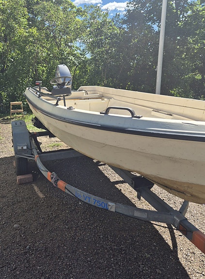Pulpetti Vene + 20hv Mariner perämoottori