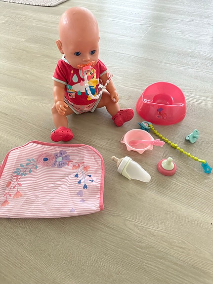 Baby born -nukke tarvikkeineen