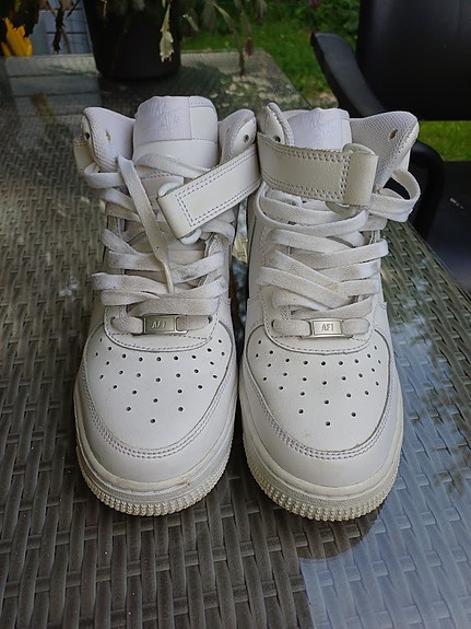 Nike Air Force 1 Mid tennarit koko 38,5