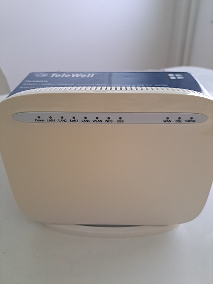Langaton tukiasema/ADSL2/VDSL modeemii