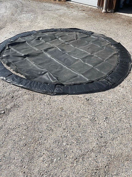 Trampoliinin matto ja suojapehmyste