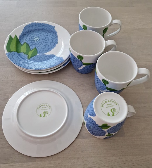 Marimekon Primavera mukit ja lautaset