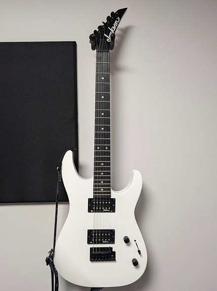 Jackson JS11 Dinky White -sähkökitara