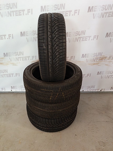 225 45 18 kitkarenkaat18" 4 kpl 6 mm