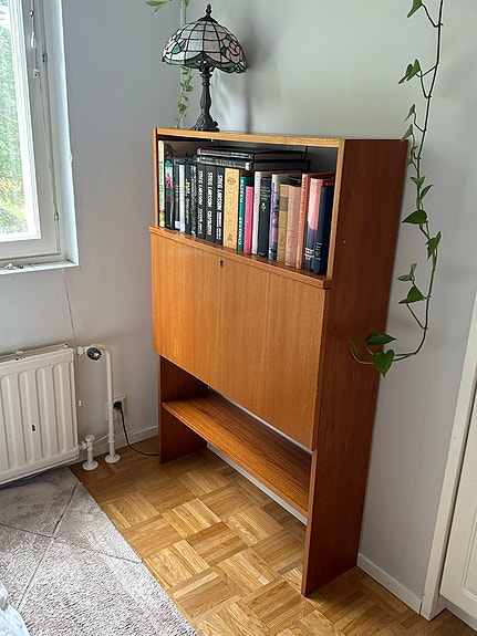 Vanha hylly TEAK