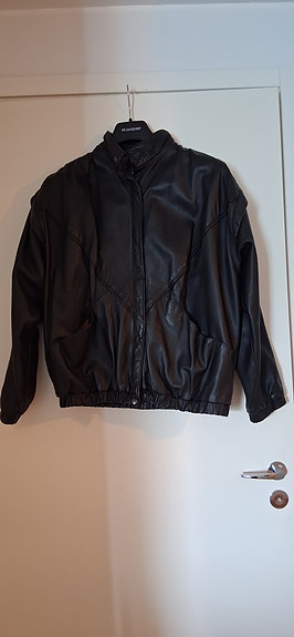 Kotimainen vintage-nahkatakki