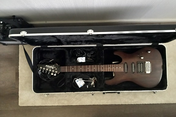 Ibanez GSA60-WNF Gio + Micro Cube + Gator Case