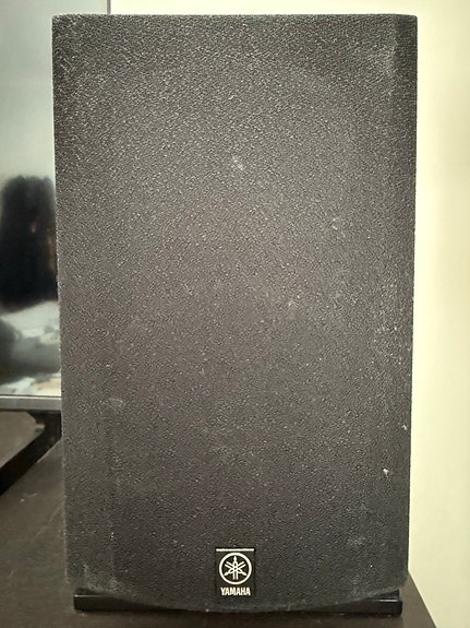 Yamaha NS-333 kaiutin musta