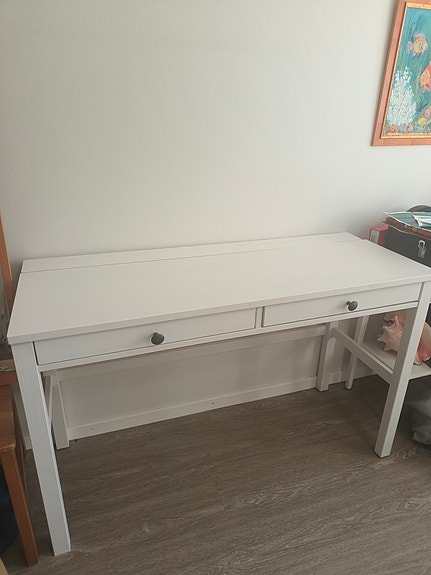 Ikea Hemnes kirjoituspöytä / meikkipöytä