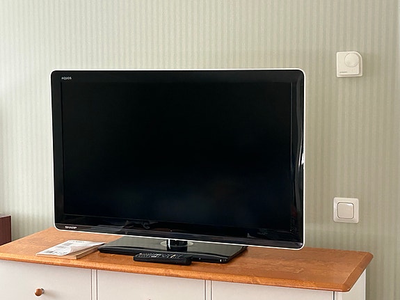 Sharp 37" LCD-televisio valkoinen