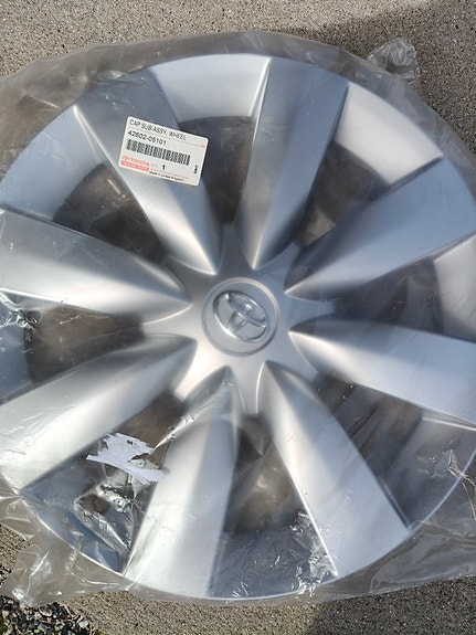 Toyota pölykapseli 15"
