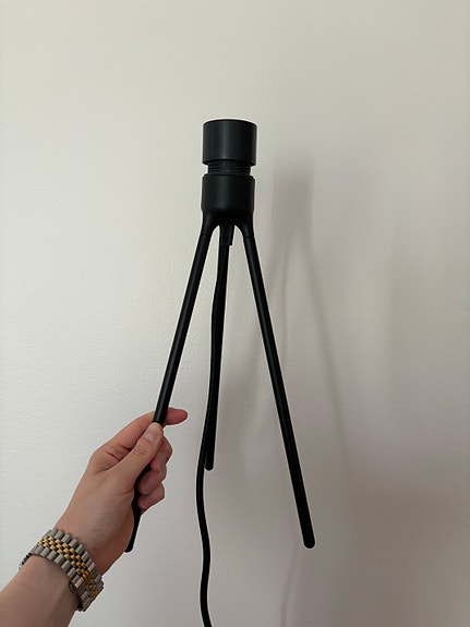 Umagen musta pöytälampun jalka