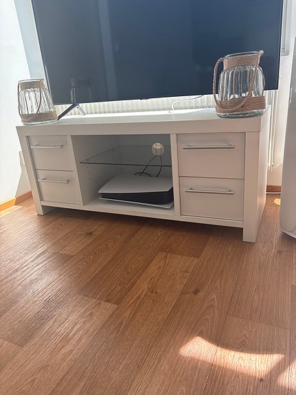 Tv taso valkoinen