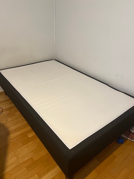 140x200 cm sänky hyvässä kunnossa