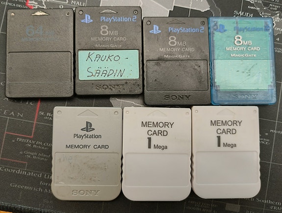 PS1/PS2 muistikortteja
