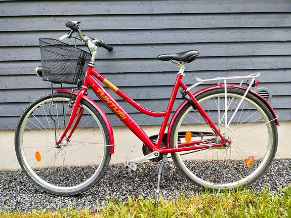 Tunturi naisten kaupunkipyörä 28" punainen