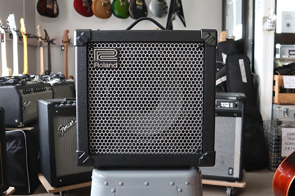 Roland Cube-30X 30w kitaravahvistin