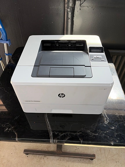 HP LaserJet Pro M402dne mustavalkolaser-tulostin