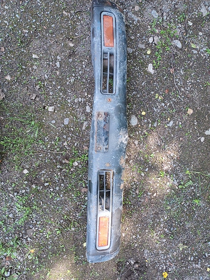 Nissan d21 etupuskuri