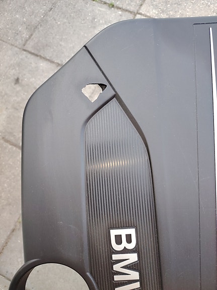 BMW TwinPower Turbo moottorin muovikansi