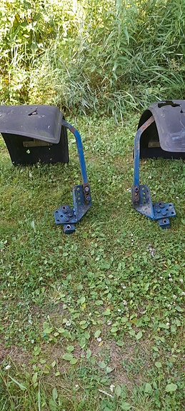 Traktorin etulokasuojat 28"