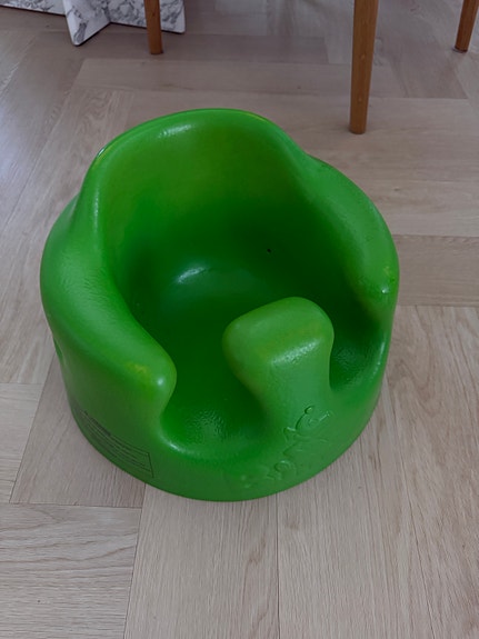 Vihreä Bumbo vauvan istuin