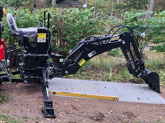 Kaivuulaite Backhoe LW-4