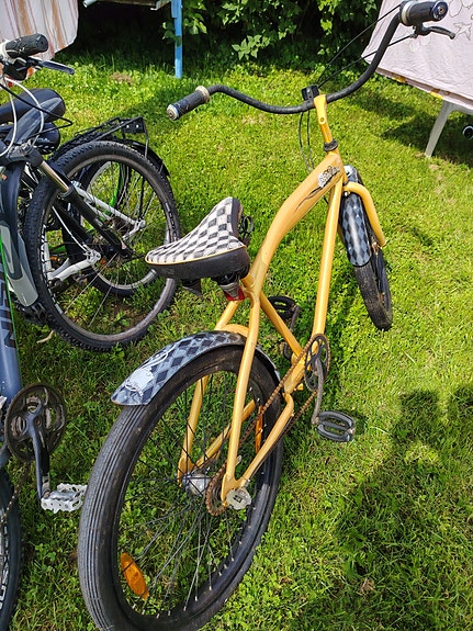 Keltainen cruiser-tyylinen polkupyörä 26" M unisex