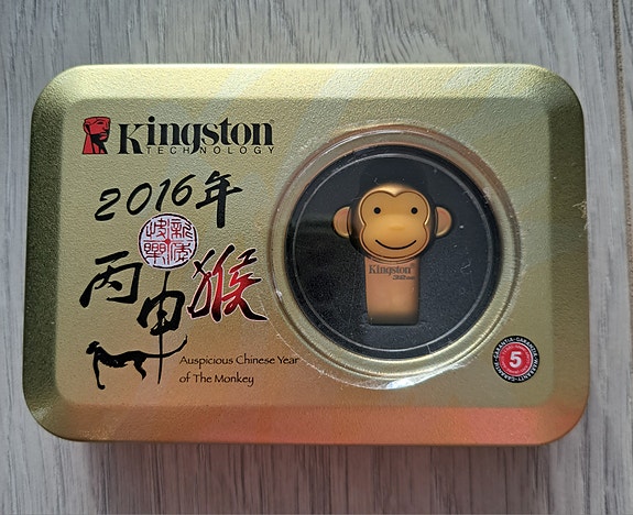 UUSI Kingston Monkey 2016 USB-muistitikku 32GB